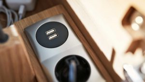 Interliving Wohnzimmer Serie 2020 - Steckdose und USB 195413195411