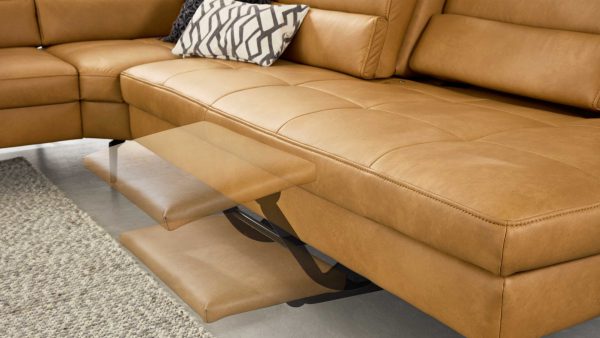 Interliving Sofa Serie 4057 - motorische Beinauflage