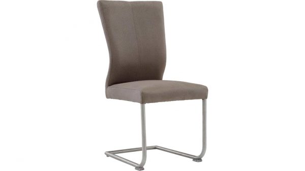 Der Schwingstuhl bzw. Freischwinger mit attraktiver Optik verfügt über einen gepolsterten Sitz und eine Rückenlehne aus braunem Stoff, kombiniert mit einem eleganten, silbernen Metallgestell für ein modernes Esserlebnis.