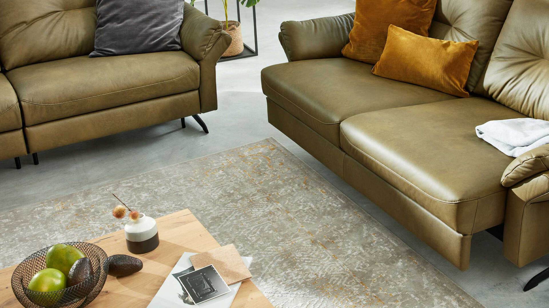 Interliving Sofa Serie 4400 - Vorziehfunktion AM