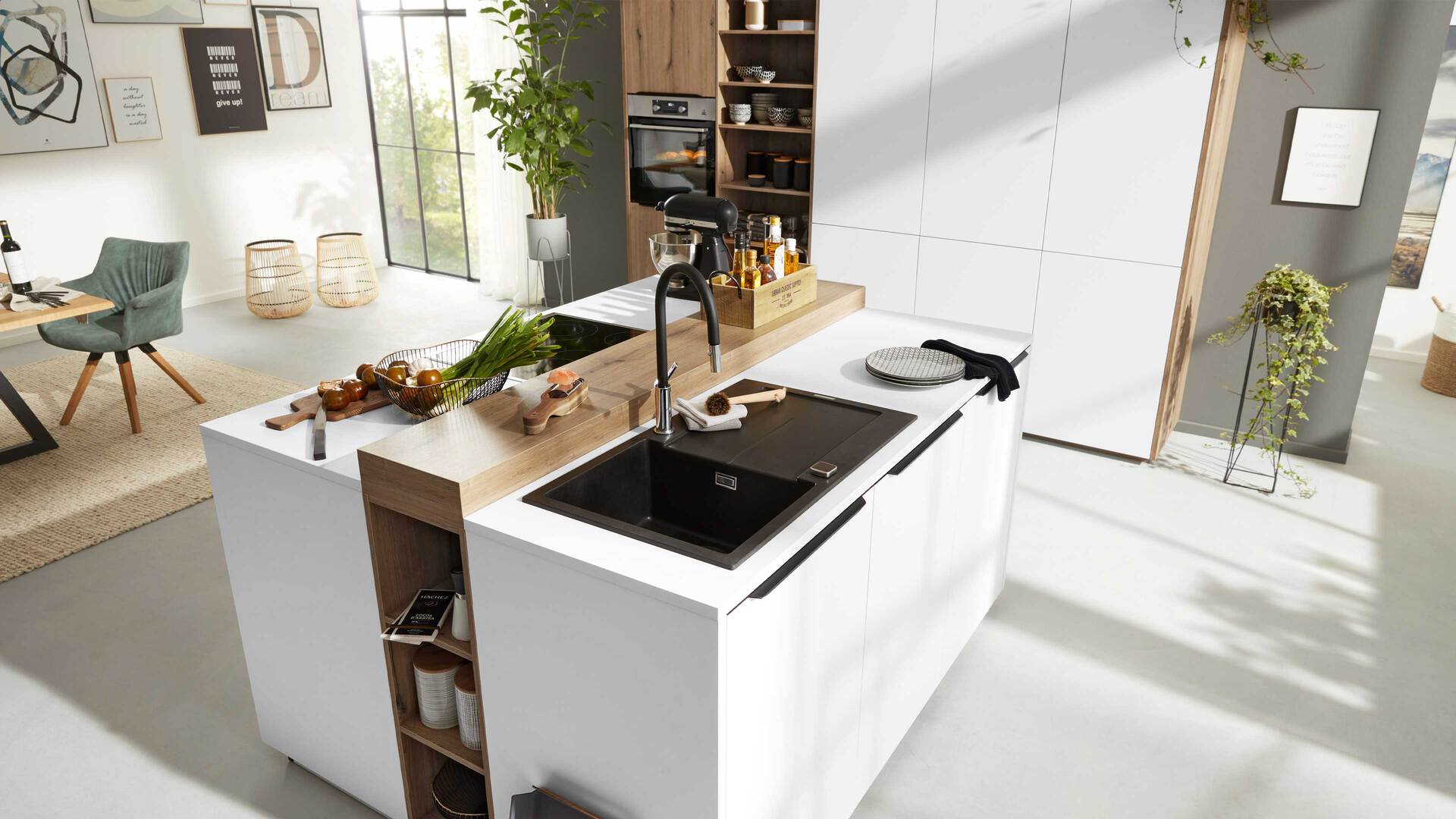 Interliving Küche Serie 3030 mit SIEMENS Einbaugeräten
