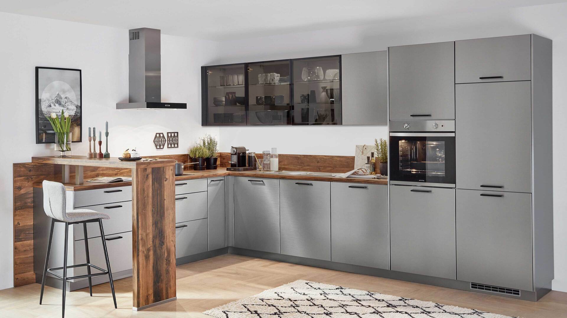 nobilia® Einbauküche Inox mit privileg Einbaugeräten und Frühstückstheke