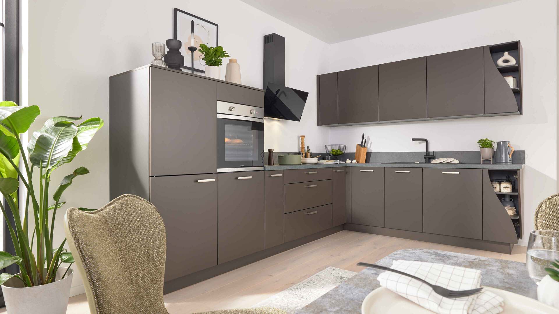 Interliving Küche Serie 3064 mit privileg-Einbaugeräten