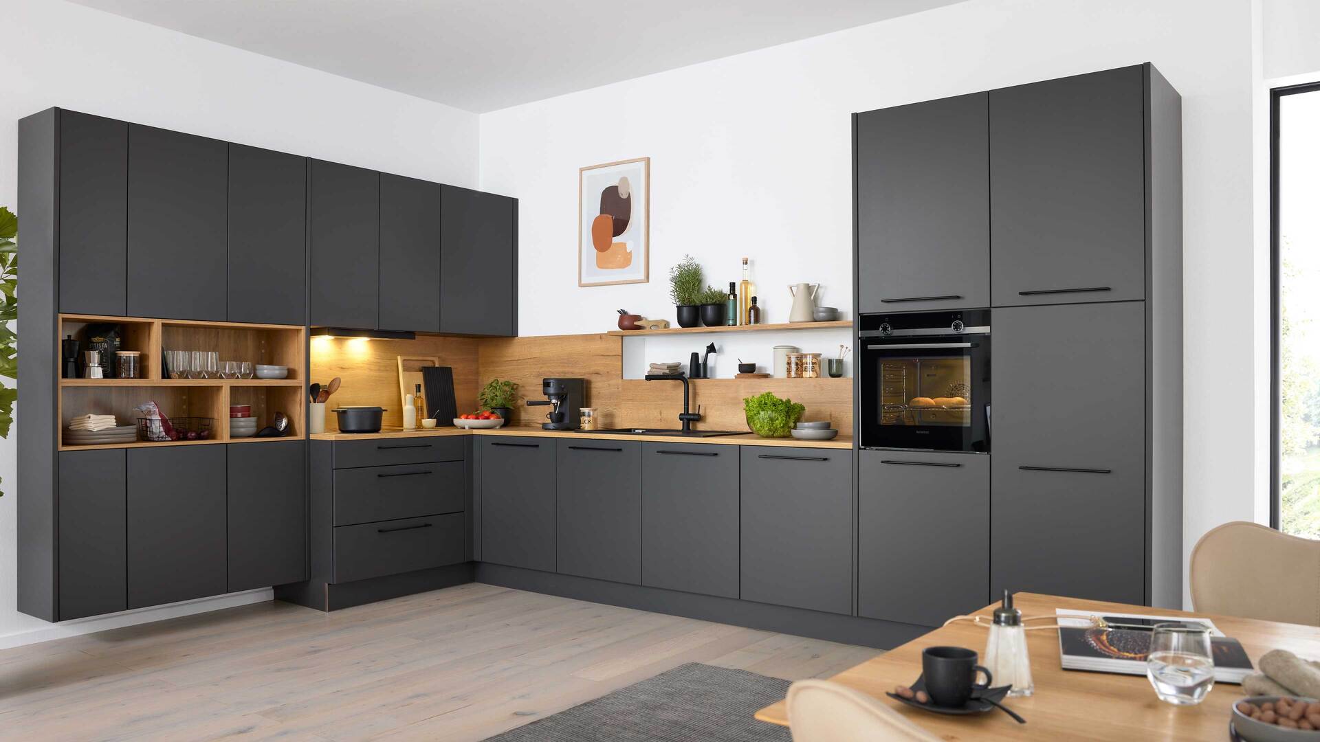 Interliving Küche Serie 3070 mit SIEMENS-Einbaugeräten