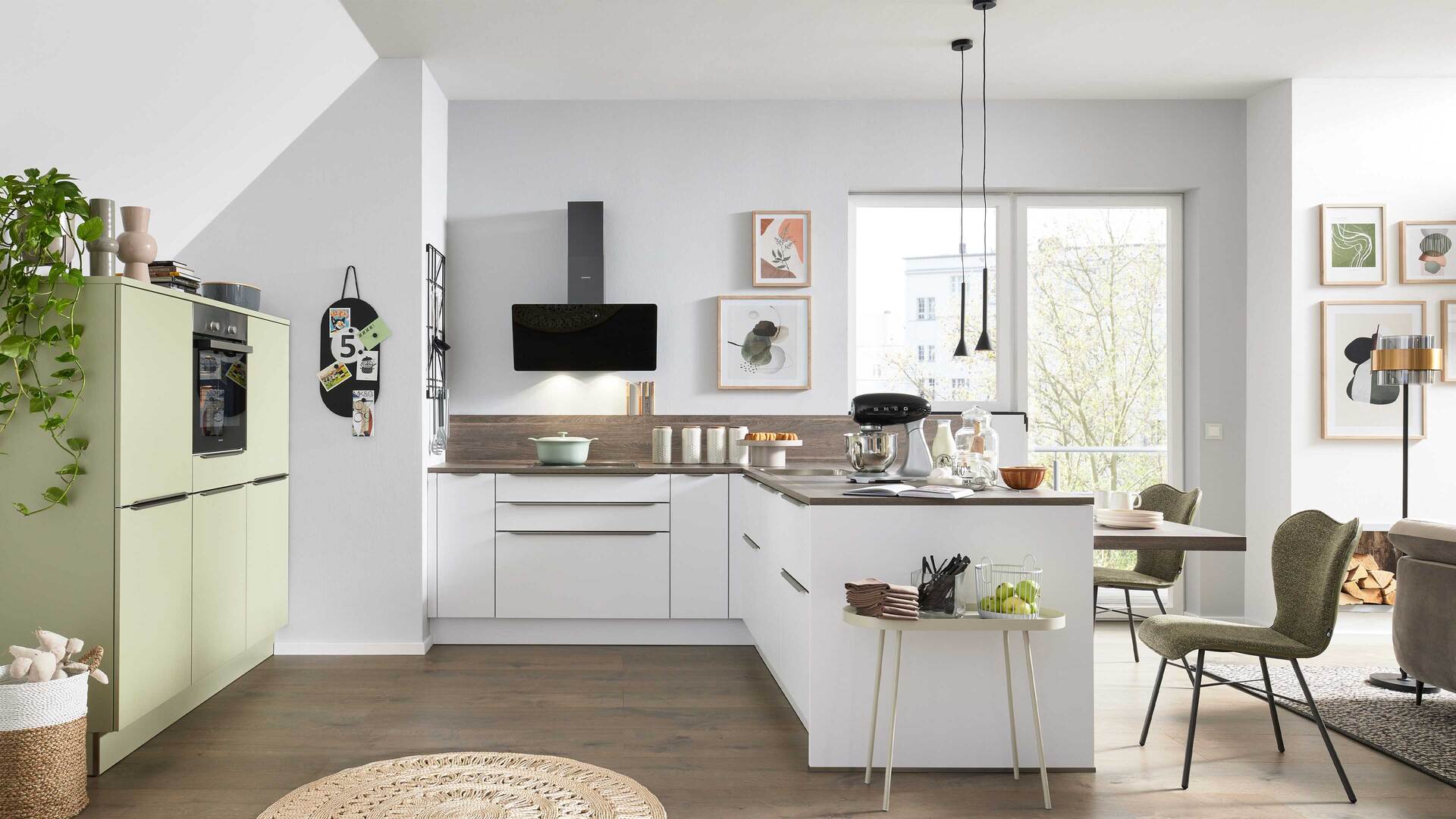 Interliving Küche Serie 3071 mit Constructa-Einbaugeräten