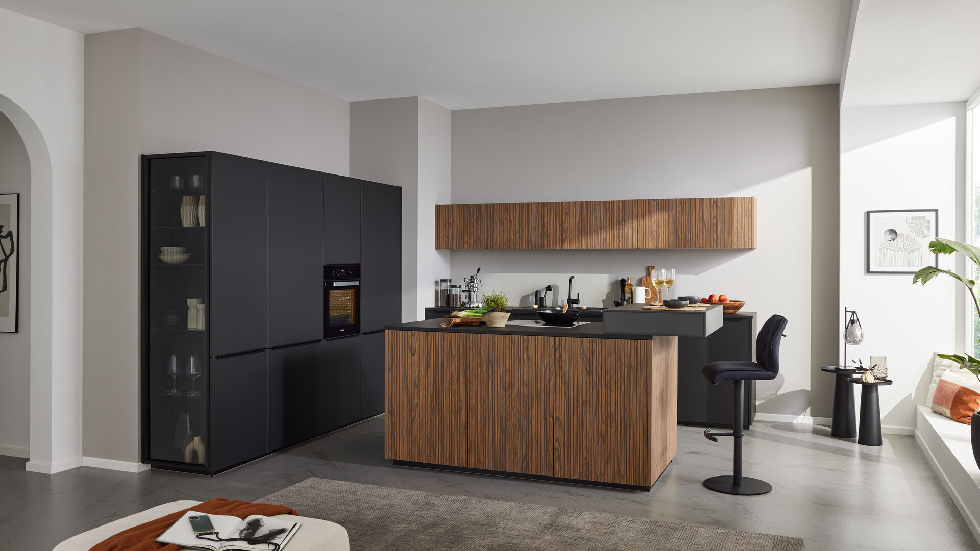 Interliving Küche Serie 3076 mit Miele-Einbaugeräten