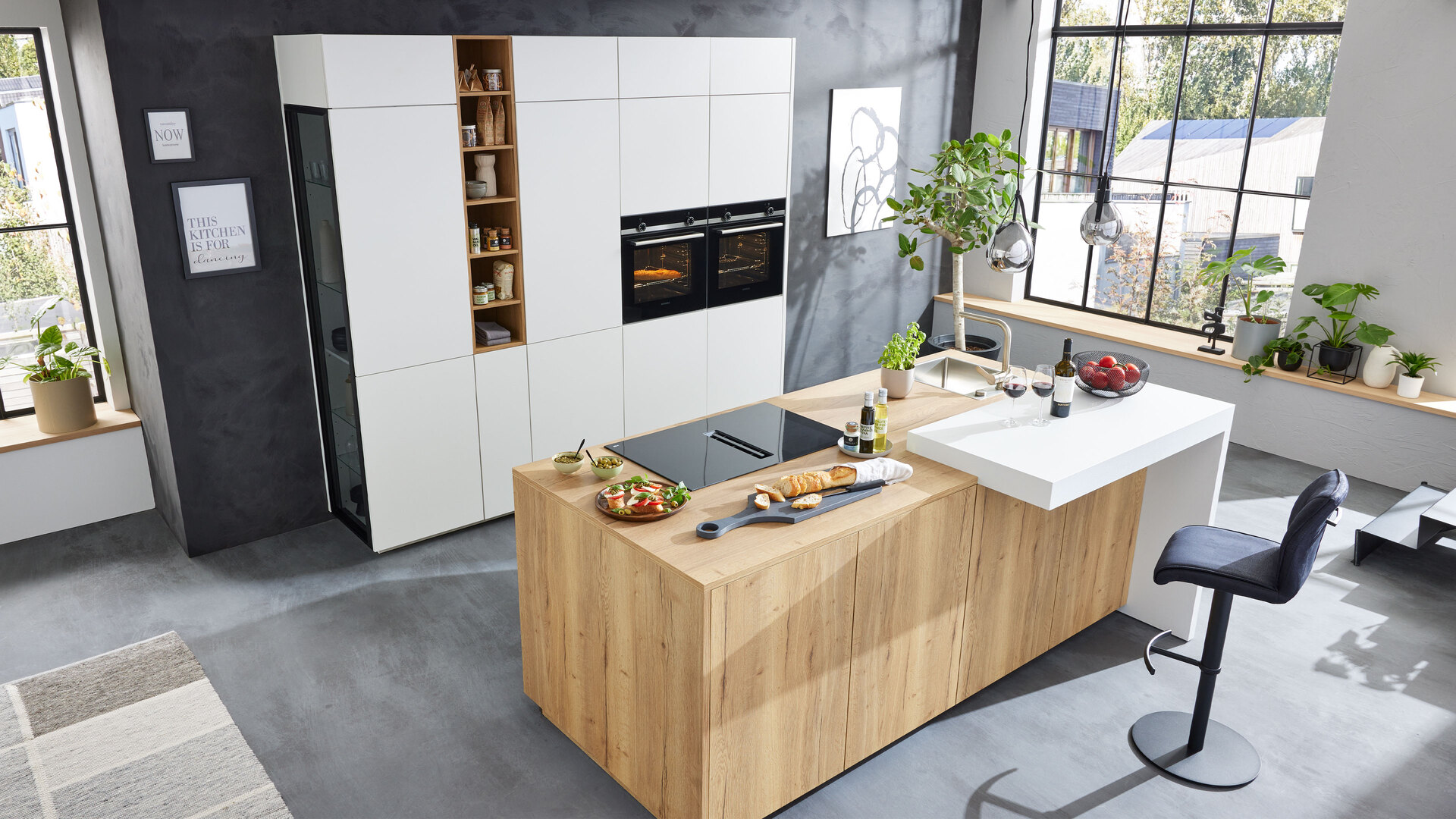 Interliving Küche Serie 3084 mit SIEMENS-Einbaugeräten